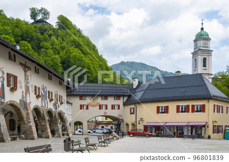Downtown of Berchtesgaden, famous historic town in Nationalpark Berchtesgadener Land, Upper Bavaria, Germany 96801839