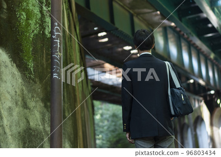 黑臉男高中生 96803434