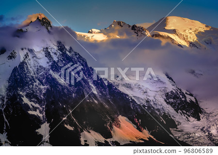 Mont Blanc massif idyllic alpine landscape at sunrise, Chamonix, French Alps Mont Blanc massif idyllic alpine landscape at sunrise, Chamonix, French Alps 96806589