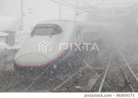 Winter Joetsu Shinkansen E2 1000系列 96809375