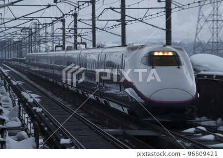 Winter Joetsu Shinkansen E2 1000 series Winter Joetsu Shinkansen E2 1000 series 96809421
