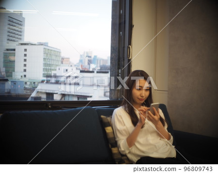 等待郵件的女人 等待郵件的女人 96809743