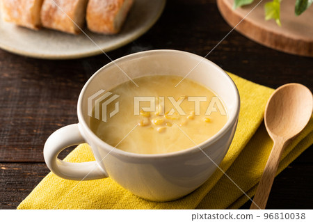 Warm corn potage soup with a gentle steam 96810038
