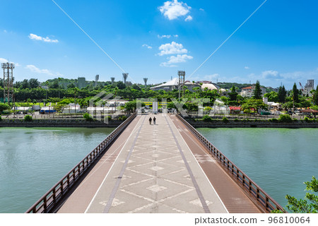 Onoyama Park and Kita-Meiji Bridge in Naha, Okinawa 96810064