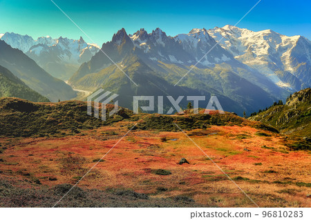 Mont Blanc massif idyllic alpine landscape countryside, Chamonix, French Alps 96810283