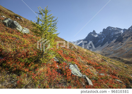 Dramatic landscape of swiss alps in upper Engadine, Graubunden, Switzerland Dramatic landscape of swiss alps in upper Engadine, Graubunden, Switzerland 96810381