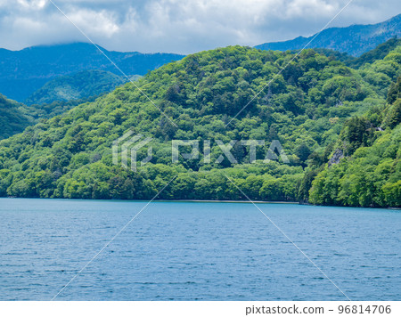 初夏的中禪寺湖美景 初夏的中禪寺湖美景 96814706