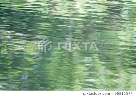 Glittering patterns on the surface of the water Fresh green/Eco image (Hiruzen Kogen) Glittering patterns on the surface of the water Fresh green/Eco image (Hiruzen Kogen) 96815574