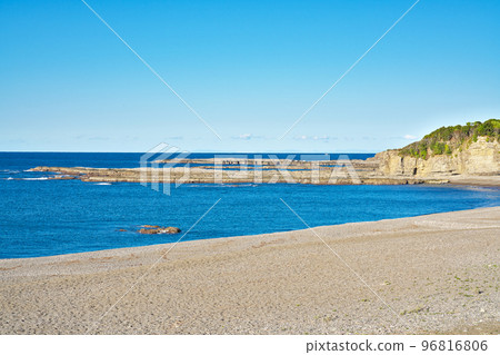 [Shihara Beach (Senjojiki in Shihara)] Hioki, Shirahama Town, Nishimuro District, Wakayama Prefecture 96816806