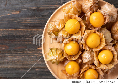 Cape gooseberry or golden berry (Physalis peruviana) 96817732