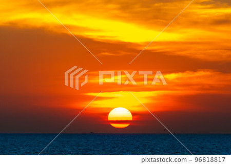 Sunset to twilight at the Andaman Sea of Thailand. Sunrise in the morning. Sunset to twilight at the Andaman Sea of Thailand. Sunrise in the morning. 96818817