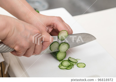 【三德刀切黃瓜】 96818972