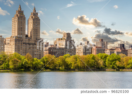 Skyline panorama with Eldorado building and reservoir with fountain in Central Park in midtown Manhattan in New York City 96820100