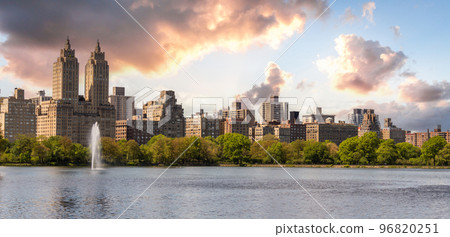 Skyline of New York with Eldorado building and Jacqueline Kennedy reservoir with fountain in Central Park in Upper west side 96820251
