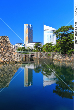 [Kagawa Prefecture] Sunport Takamatsu from Tamamo Park 96823268