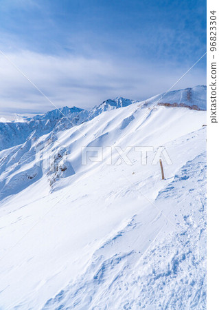 【冬季素材】雪季的唐松山登山【長野縣】 96823304