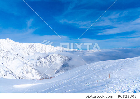【冬季素材】雪季的唐松山登山【長野縣】 96823305