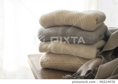 Get ready for winter with a knit and stole 96824656