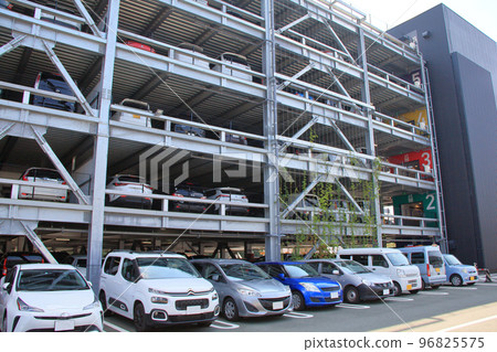 機場多層停車場 機場多層停車場 96825575