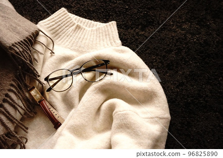 Outing in winter 96825890