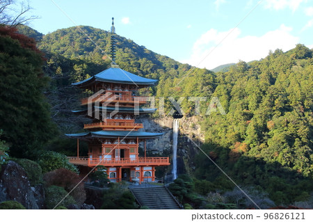 Nachi Falls seen from Seiganto-ji Temple (a separate shrine of Kumano Nachi Taisha, the object of worship of Hitaki Shrine) 96826121