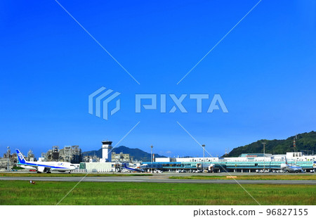 [Ehime Prefecture] Matsuyama Airport in sunny weather 96827155