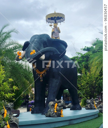 Black Elephant Statue Black Elephant Statue 96830457