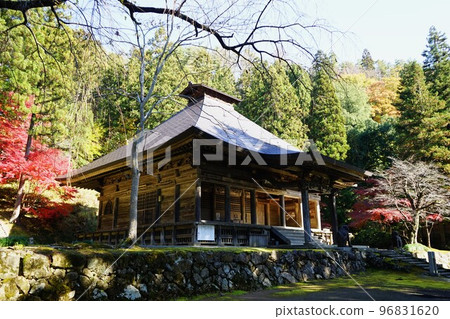Kokusekiji Temple in autumn 96831620