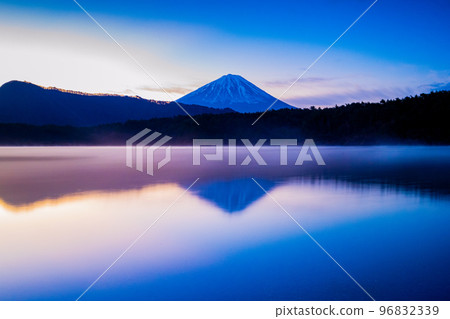 Mt. Fuji Twilight sunrise landscape material Mt. Fuji Twilight sunrise landscape material 96832339