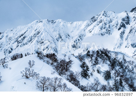 冬季托米嶺徒步旅行 96832897