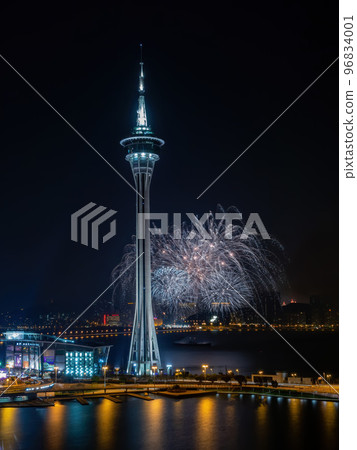 Night view of the fireworks over Macau Tower Convention and Entertainment Center 96834001