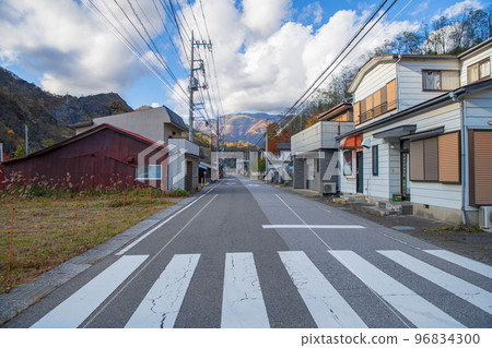 Autumn scenery on Akagane Kaido, prefectural road 250, near Uemafuji, Ashio-cho, Nikko City 96834300
