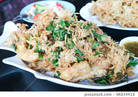 fried mushroom or deep fried Mushroom or fried golden needle mushroom 96834418