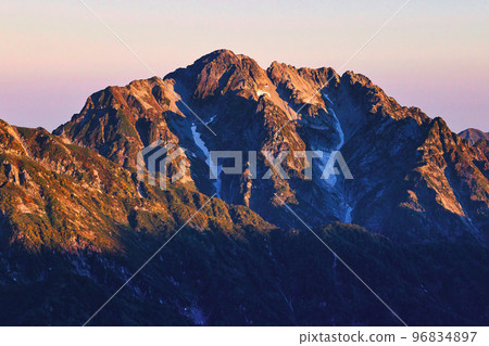 剱岳朝霞的 96834897