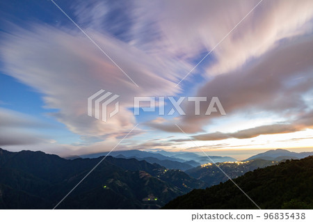 Sunset landscape of the Hehuanshan mountain Sunset landscape of the Hehuanshan mountain 96835438