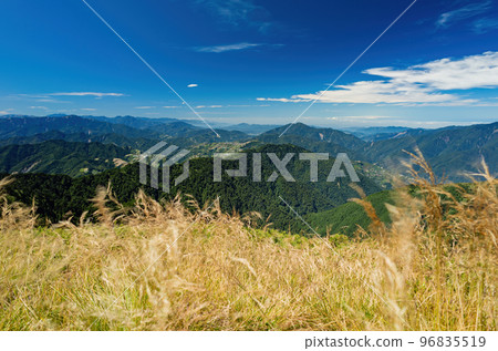 Sunny landscape of the Hehuanshan mountain Sunny landscape of the Hehuanshan mountain 96835519