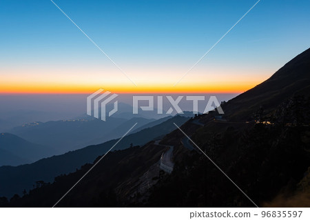 Sunset landscape of the Hehuanshan mountain 96835597