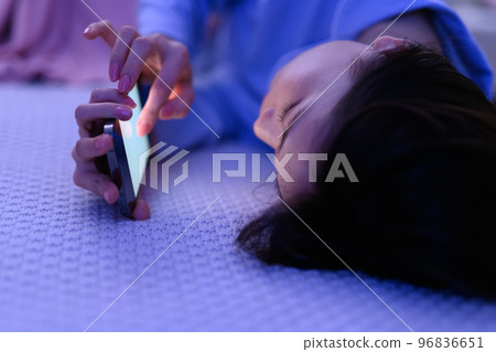 woman staying up late 96836651