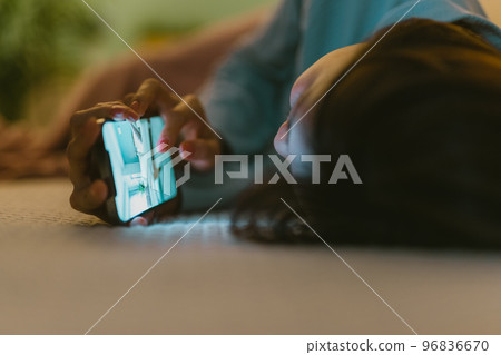 女人熬夜 96836670