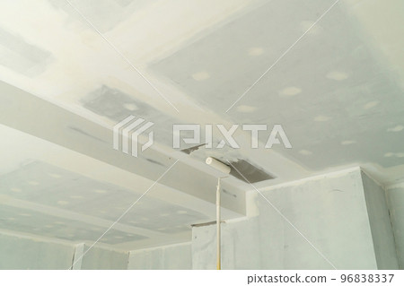 ceiling paint roller New ceiling work must be painted with 1 primer first, then the ceiling is actually painted 2 times. ceiling paint roller New ceiling work must be painted with 1 primer first, then the ceiling is actually painted 2 times. 96838337