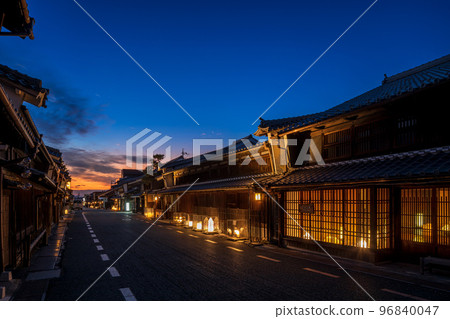 "Udatsu streetscape" at sunset (Mino City, Gifu Prefecture) 96840047