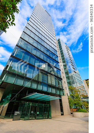 東京都千代田區神田駿河台街景 三井住友保險駿河台新大樓和日本大學科學技術學院5號樓 東京都千代田區神田駿河台街景 三井住友保險駿河台新大樓和日本大學科學技術學院5號樓 96840334