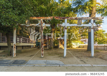 Naniwa Shrine Hakutatsu Okami Shirogane Okami (Naniwa Nishi, Naniwa Ward, Osaka City, Osaka Prefecture) 96843245