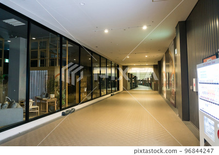 愛知縣名古屋市 2 樓 Furniture Dome 總店過道 96844247