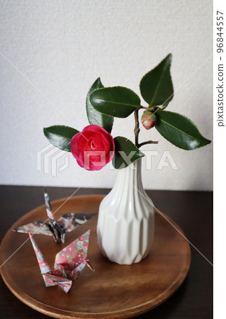 玄關單瓶冷山茶花 96844557