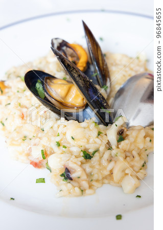 美味的意大利海鮮燴飯 美味的意大利海鮮燴飯 96845655