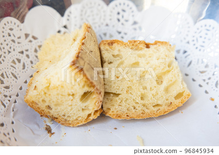 美味的麵包配意大利美食 美味的麵包配意大利美食 96845934
