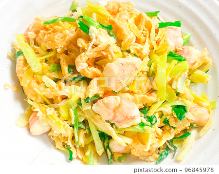 Chinese Shanghai cuisine, stir-fried garlic chives chicken (stir-fried shrimp and garlic chives) 96845978
