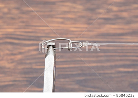 How to tie a fishing snap 96846232