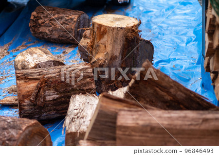 logs for wood stove 96846493